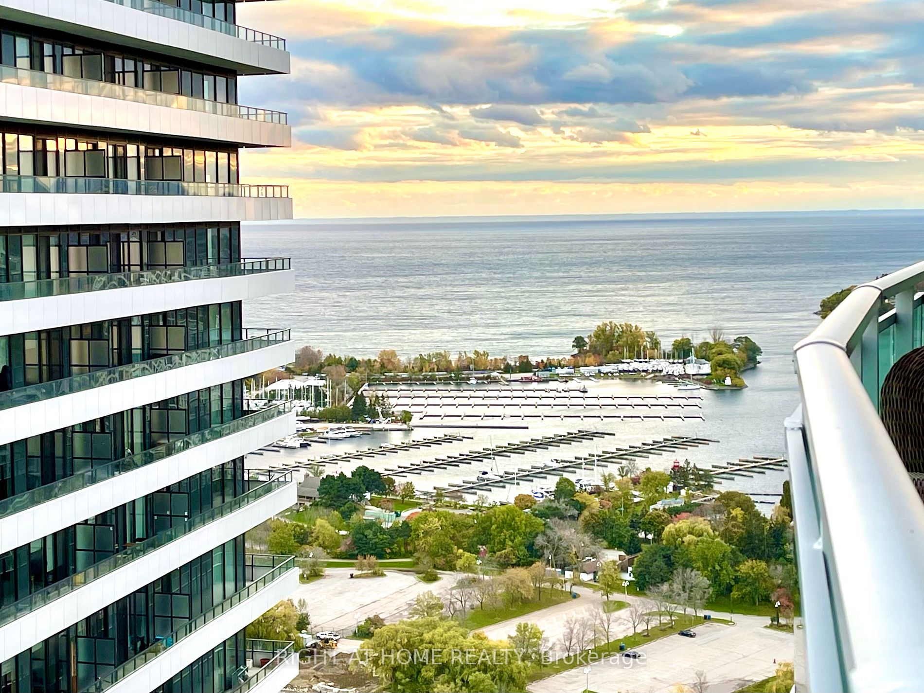 33 Shore Breeze Dr 3409