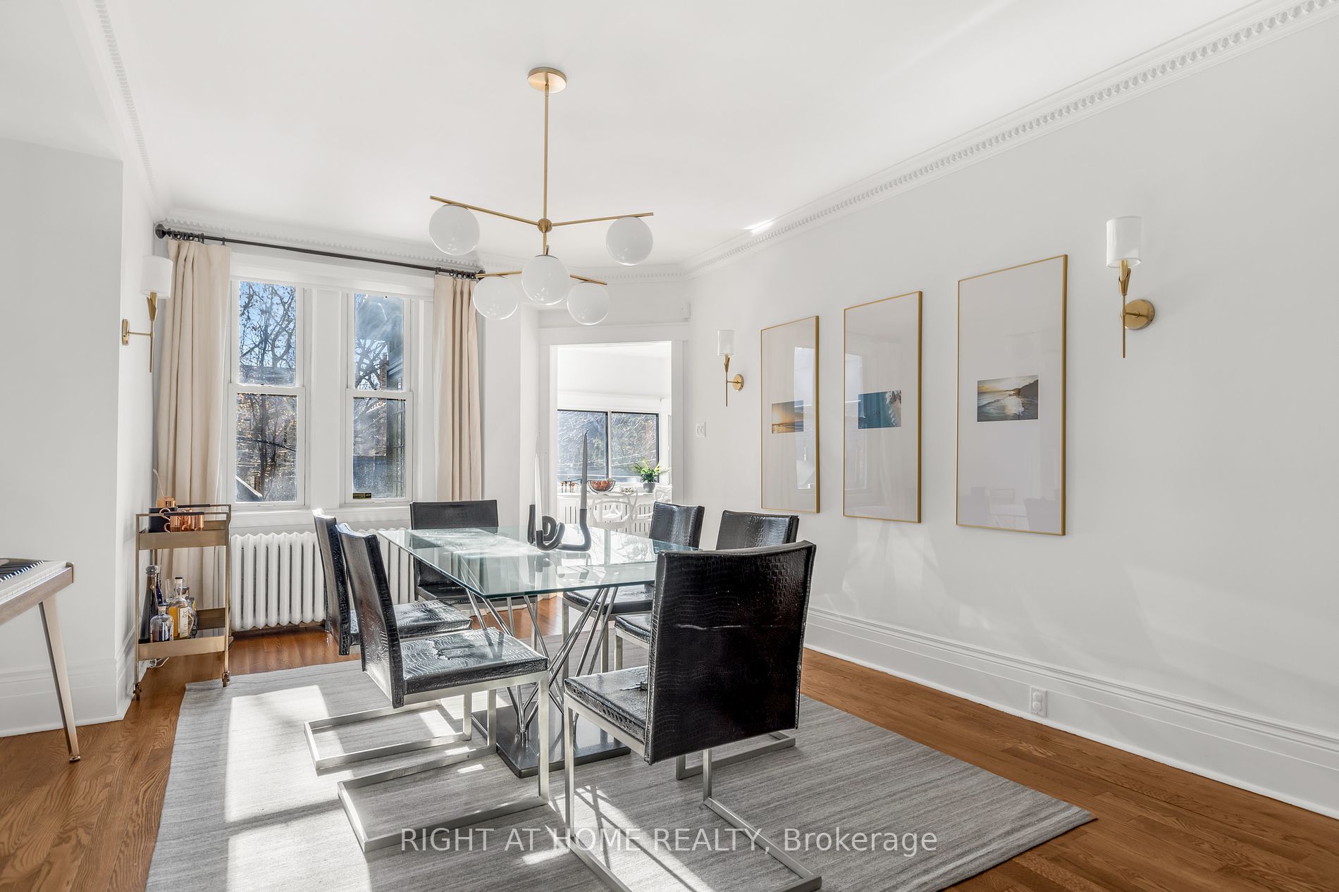 27 E Woodlawn Ave