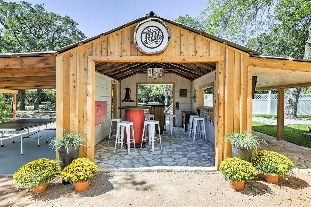 809 E Highway Street