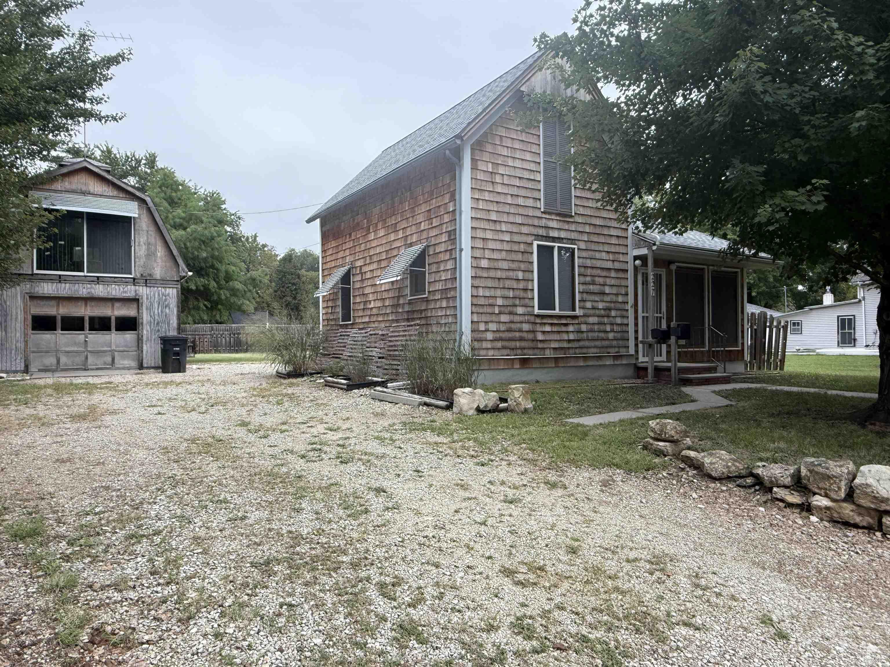 227 Blunt Street