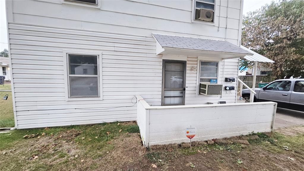 This inviting lower-level apartment offers 2 bedrooms and 1 bath, featuring newer laminate flooring in the main areas and carpet in the bedrooms. The kitchen includes a refrigerator, gas stove, and microwave for your convenience. You’ll love the neutral color palette and natural light throughout the space, creating a warm and comfortable feel.
 Schedule your showing today and make this bright and comfortable apartment your new home.