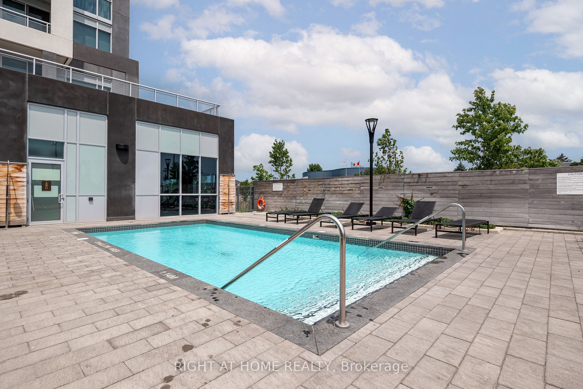 1050 E Main St 804