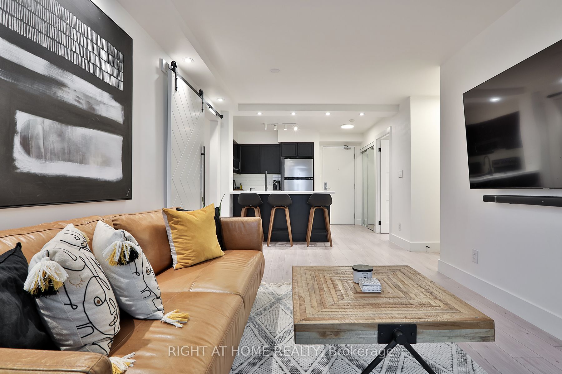 88 Grangeway Ave 2506