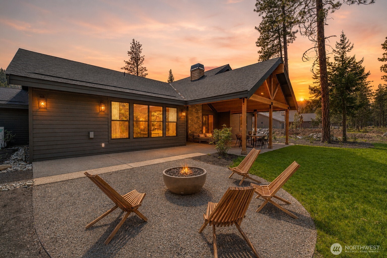 Welcome to your Tumble Creek mountain retreat in Domerie Park. This beautiful back yard facing northeast home is perfectly positioned to capture gorgeous sunrises and beautiful sunsets from your back porch, creating the ideal backdrop for relaxing evenings and unforgettable mountain living.