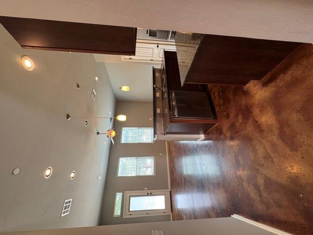 This beautiful 1,488 sq ft, 2-bedroom, 2 1/2-bath brick townhome is located in the heart of Edmond at the Old Towne Lofts, this home offers a perfect blend of comfort and convenience. The kitchen is fully equipped with a refrigerator, and a washer and dryer are included for your convenience. Pets are welcome with an additional deposit.*Owner Licensee