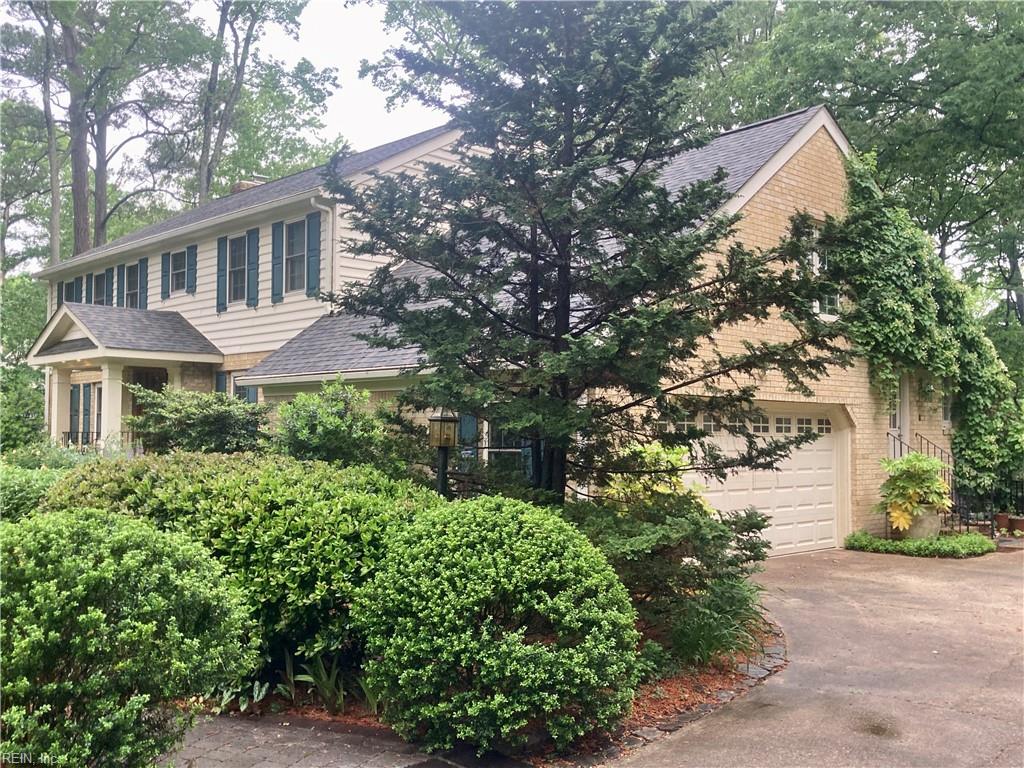 828 De La Fayette Court