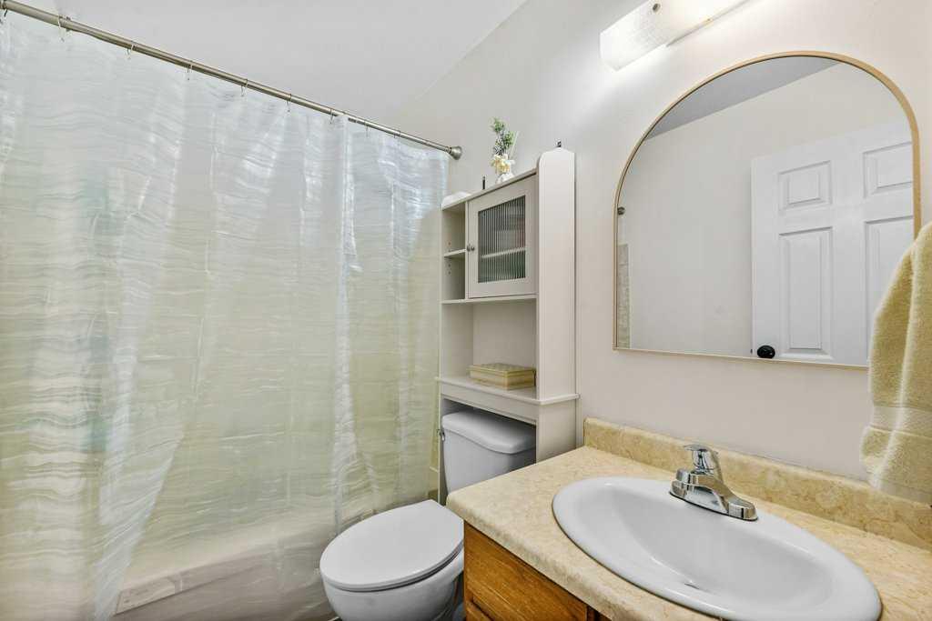 3 Falsby Place NE