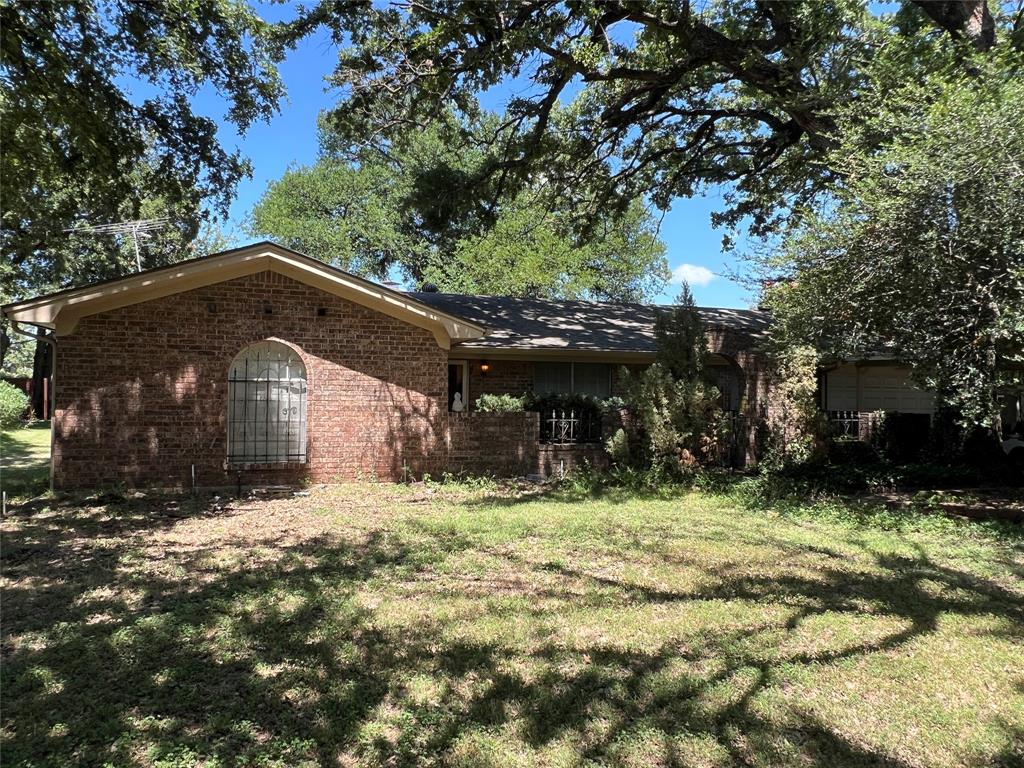 Investment opportunity in the highly sought-after DeCordova Bend Estates gated golf community! This spacious home offers exceptional potential for investors, flippers, or savvy buyers looking to build significant equity. With solid major systems and a functional floor plan, most of the improvements needed are cosmetic in nature, including flooring, interior paint, popcorn ceiling removal, and kitchen and bath updates. Priced to reflect the updates needed, this property presents an outstanding value-add opportunity in a community where updated homes are highly desirable. Whether you're seeking your next renovation project, investment property, or a chance to customize a home to your own style, the possibilities are abundant. Bring your vision, unlock this home's full potential, and capitalize on the equity-building opportunity it offers. Selling AS IS. Buyer will need cash, hard money, or a renovation loan.