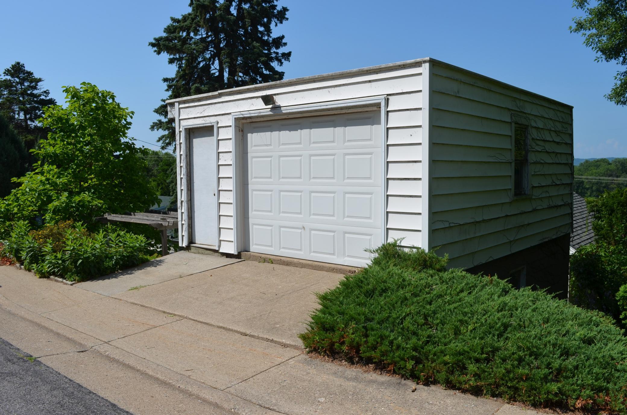 100 E Bluff Street