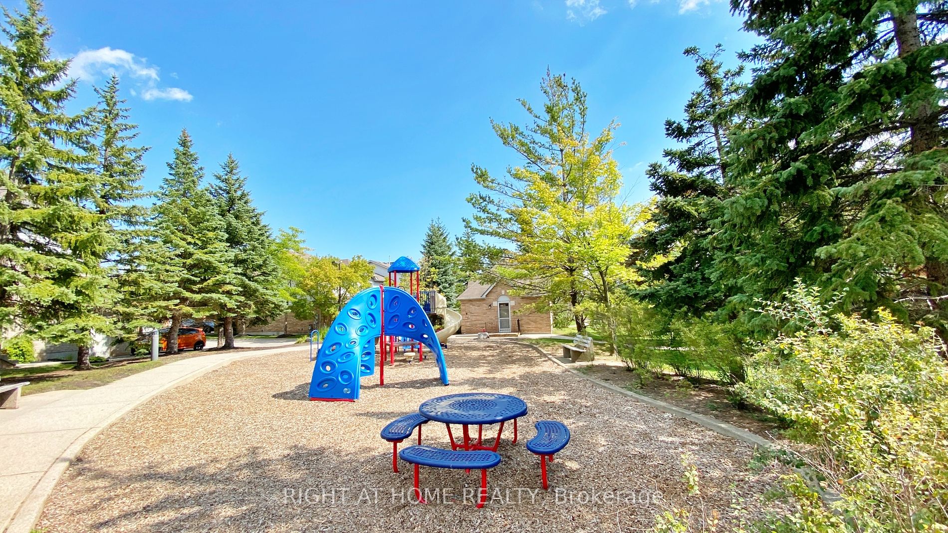 2555 Thomas St 36