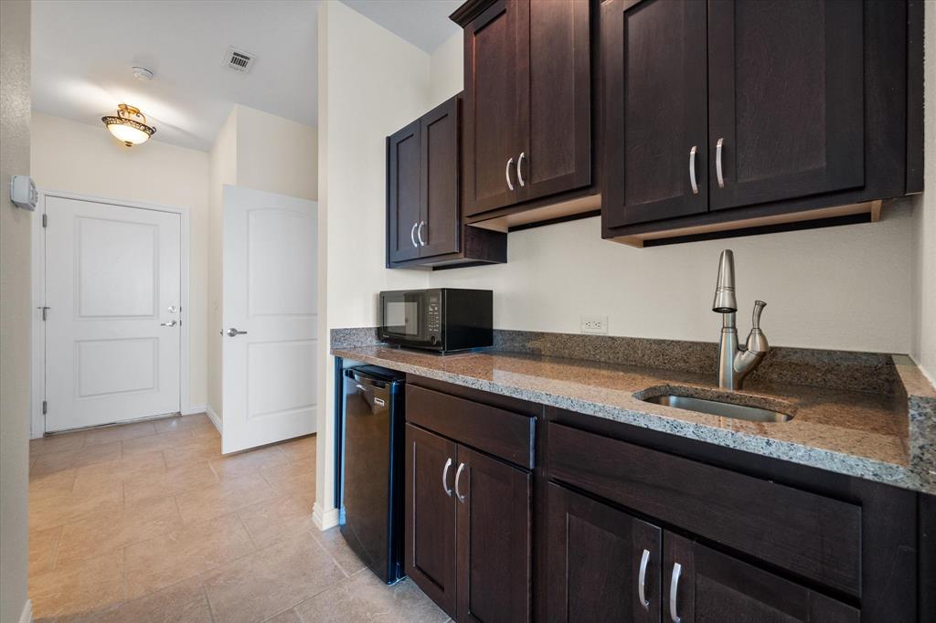 9900 Northshore Boulevard 3408