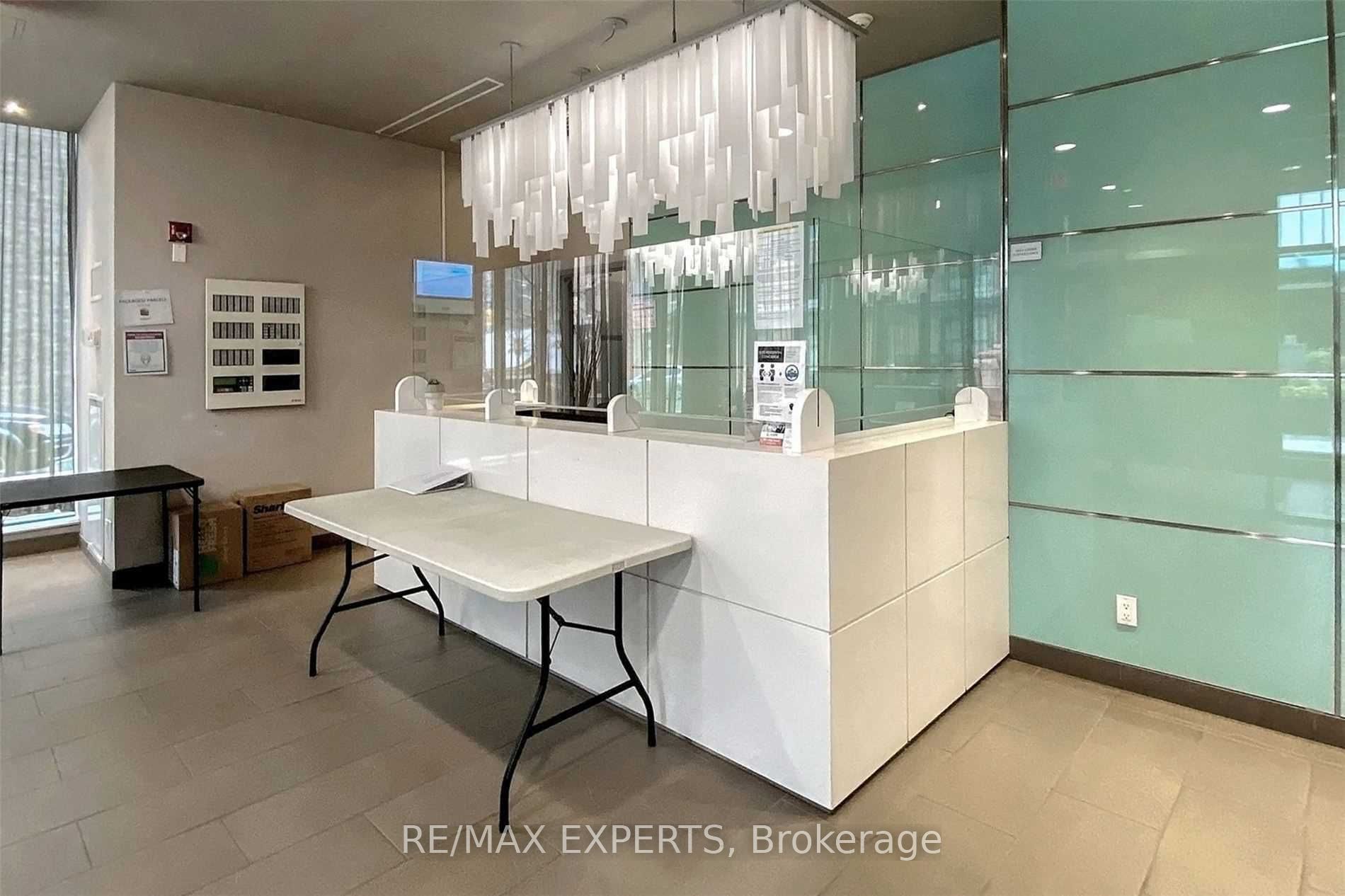 126 Simcoe St 302