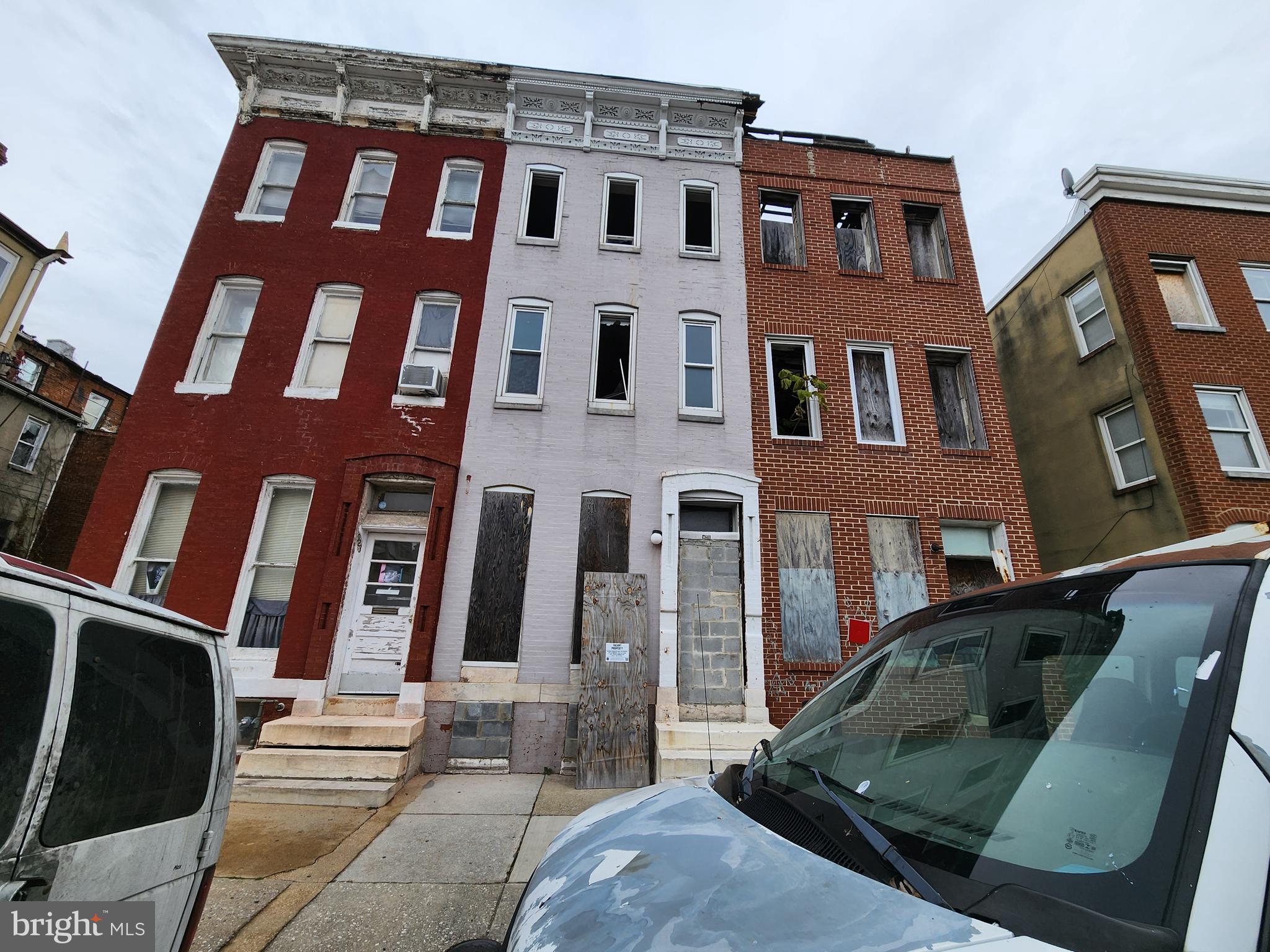 921 NCalhoun St  