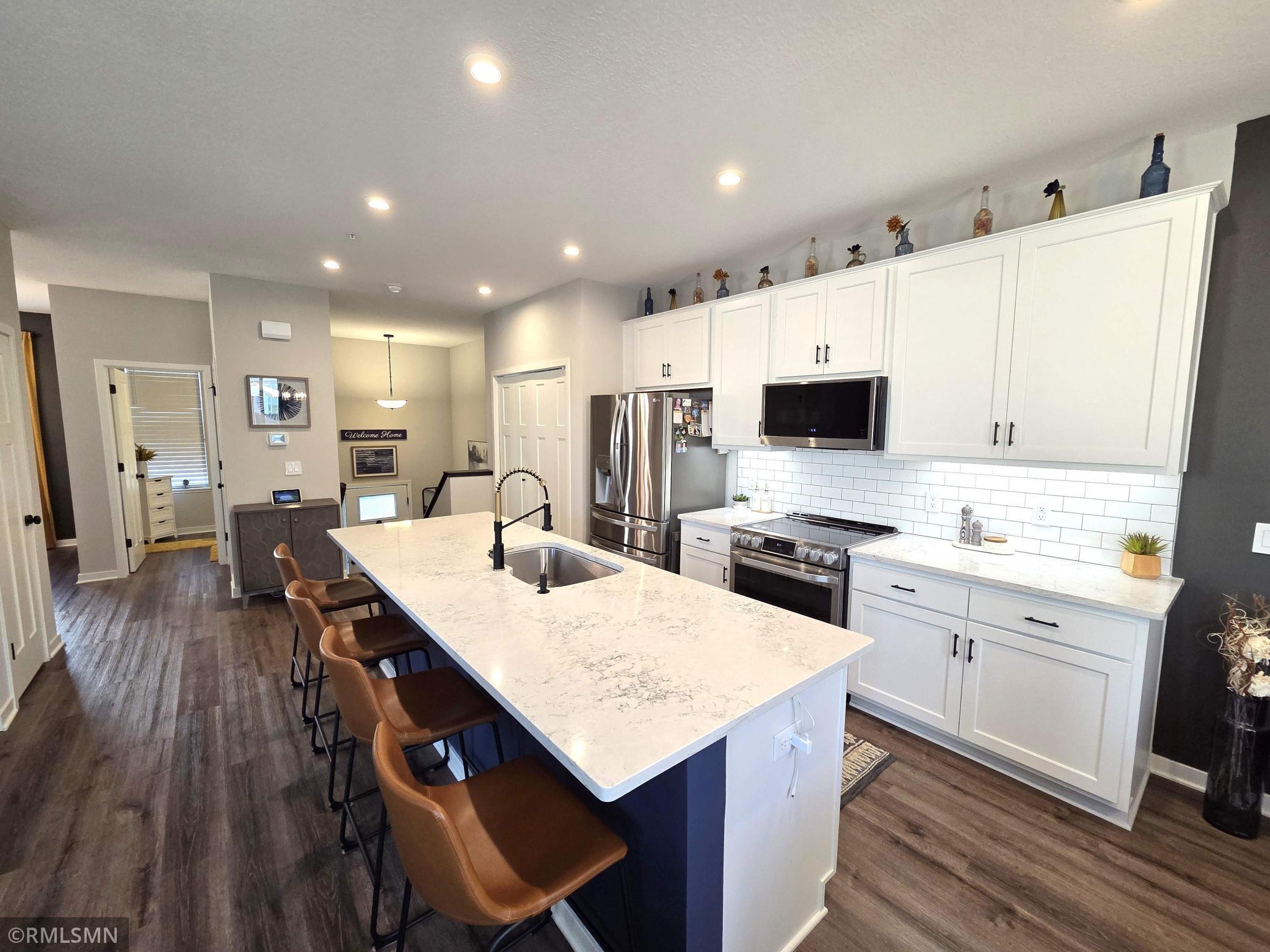 2234 Gateway Curve