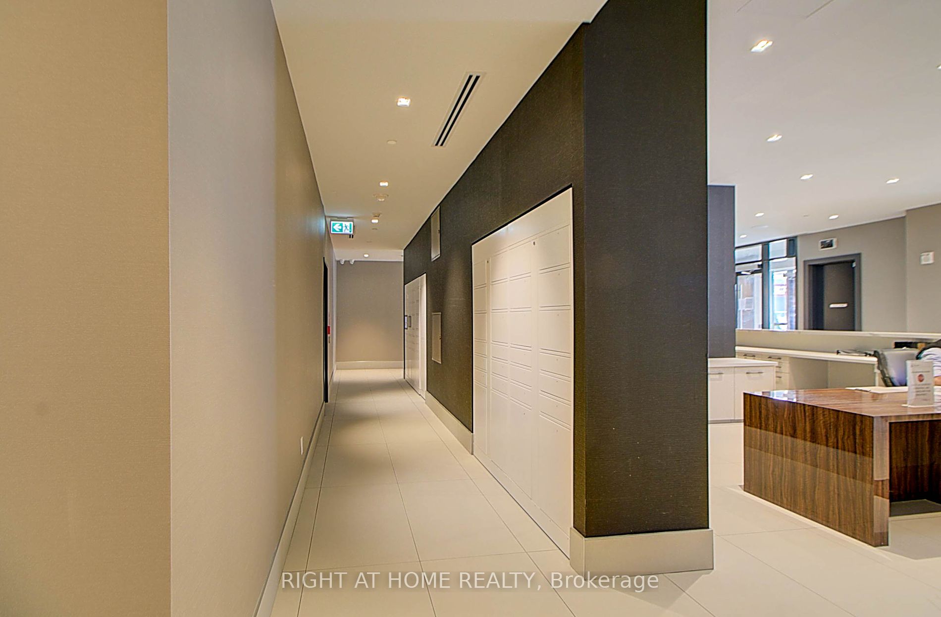 2550 N Simcoe St 2407