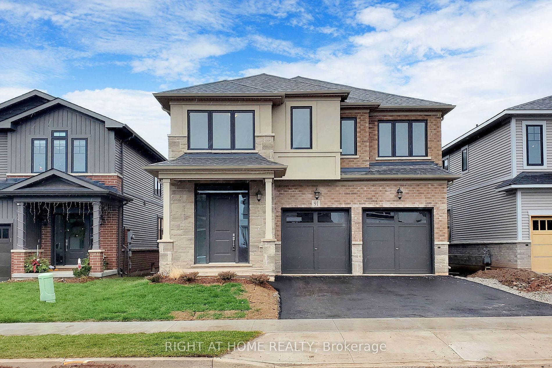 91 Starfire Cres
