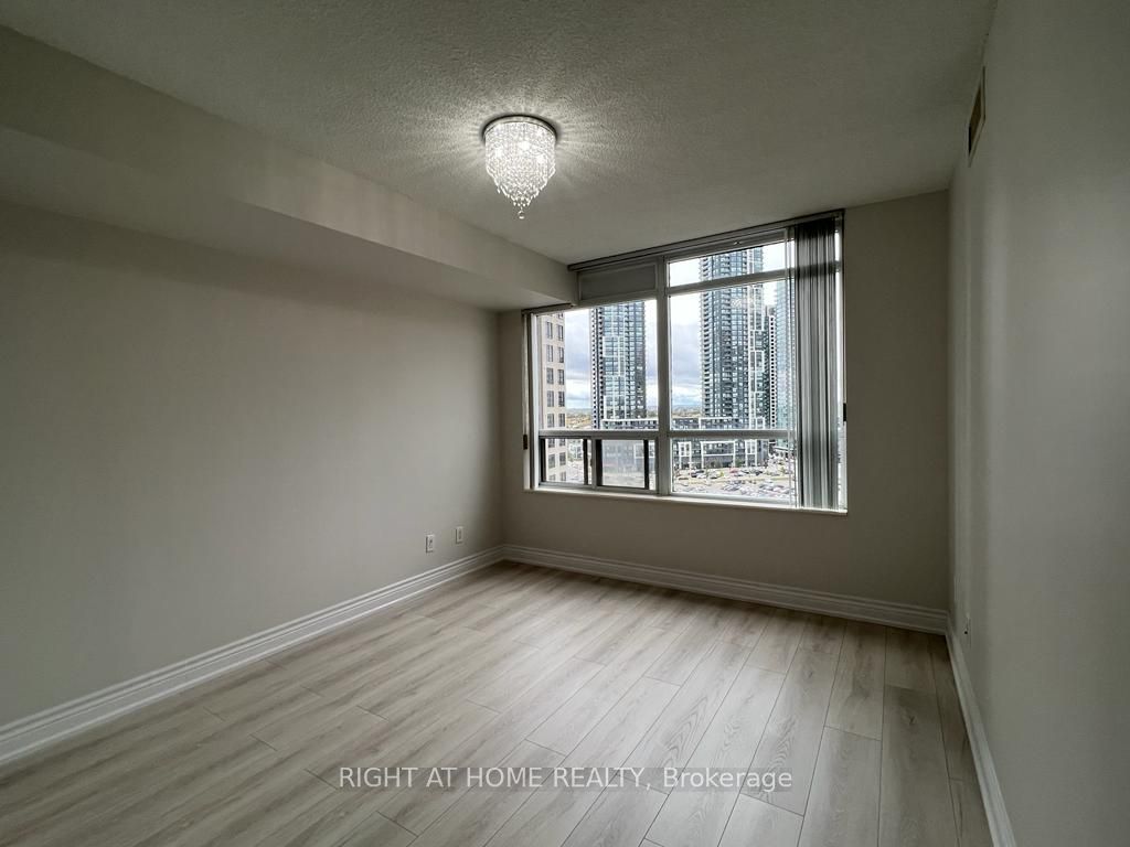 310 Burnhamthorpe Rd 1401