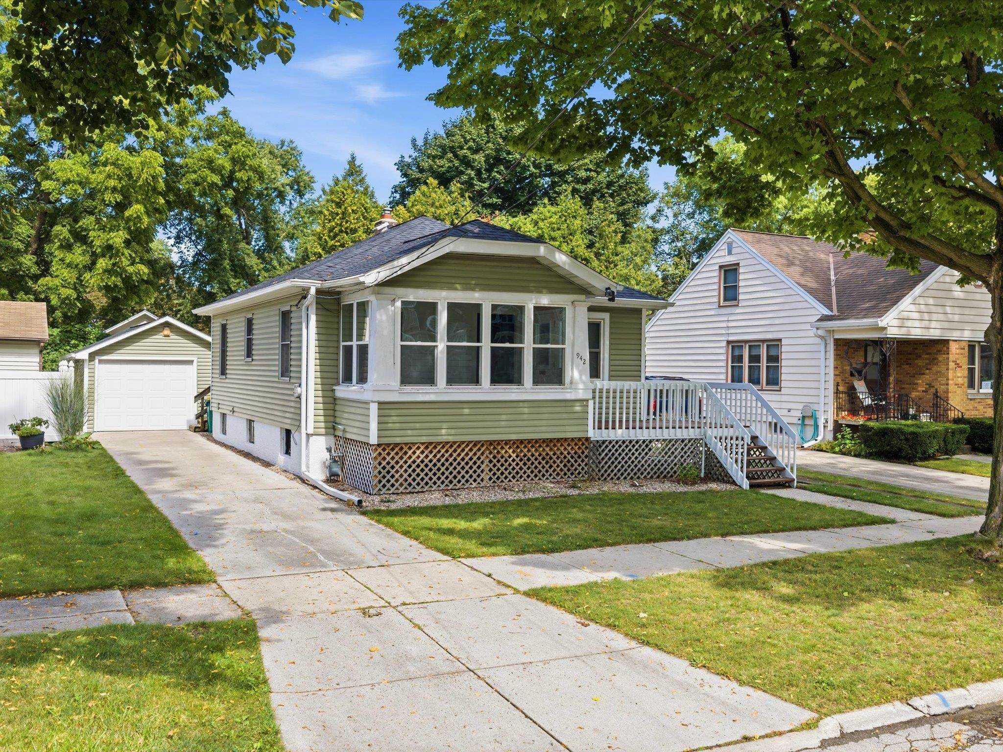 942 Division Street