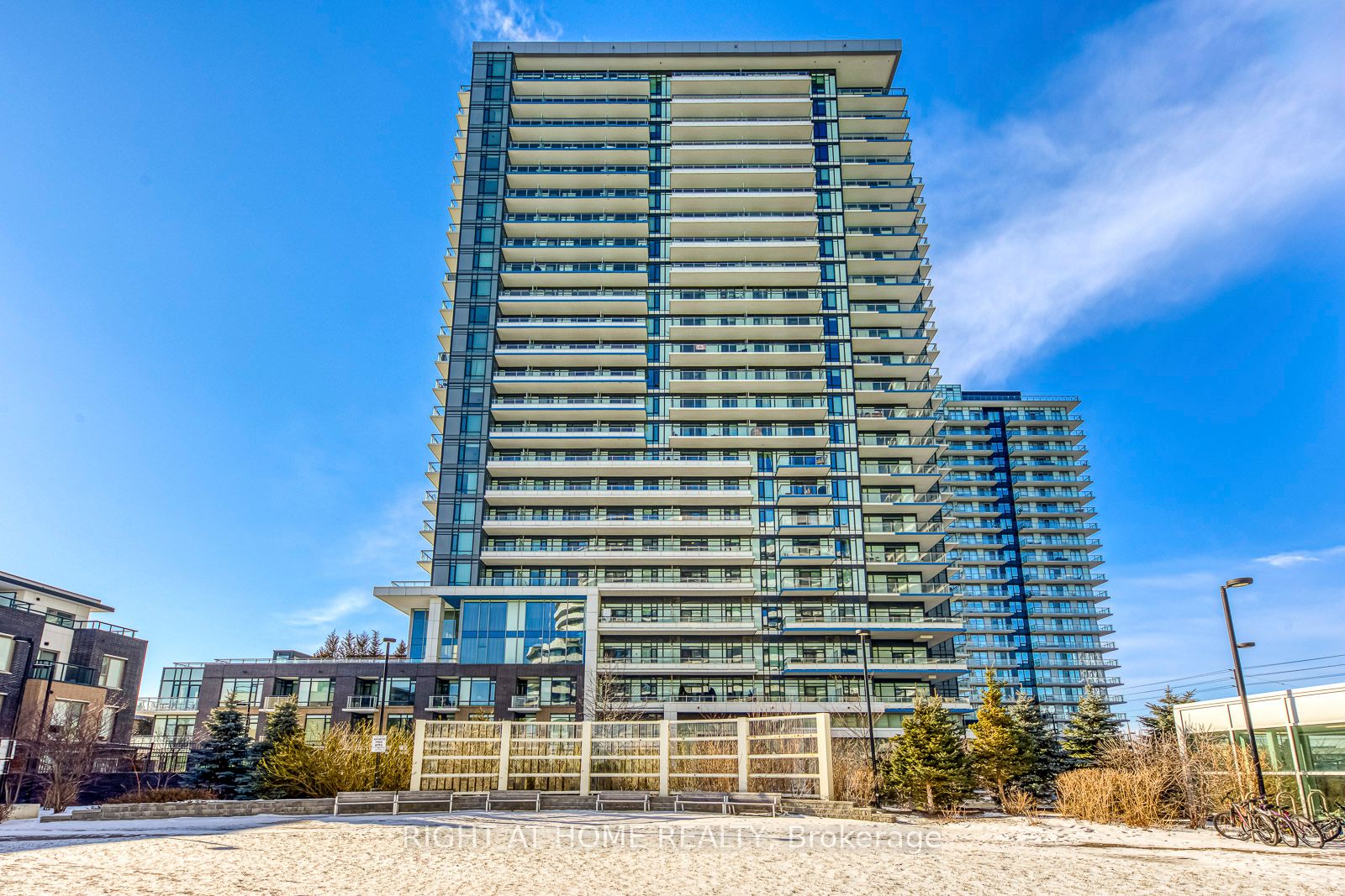 2560 W Eglinton Ave 610
