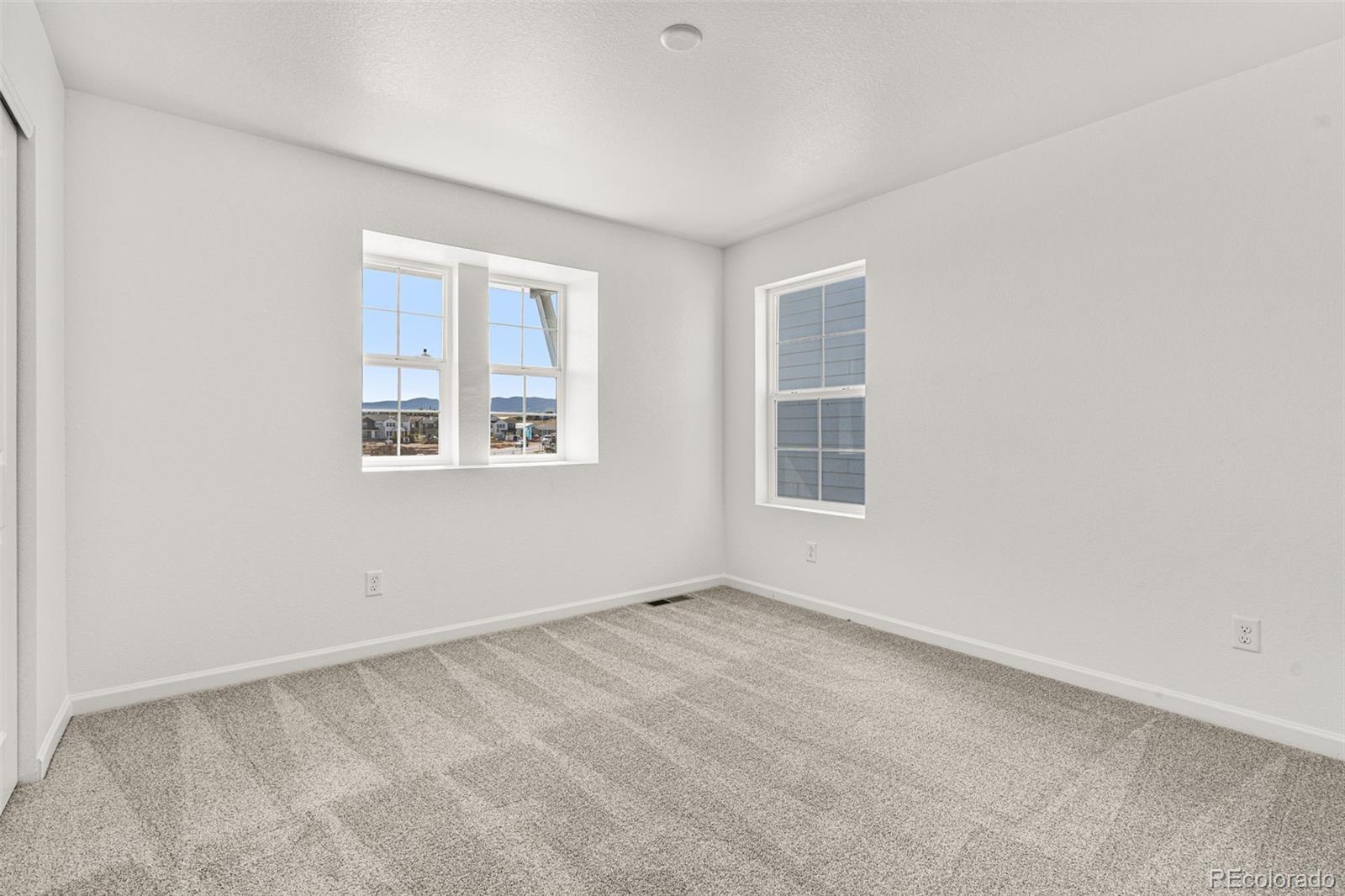 8942 Whiteclover Street