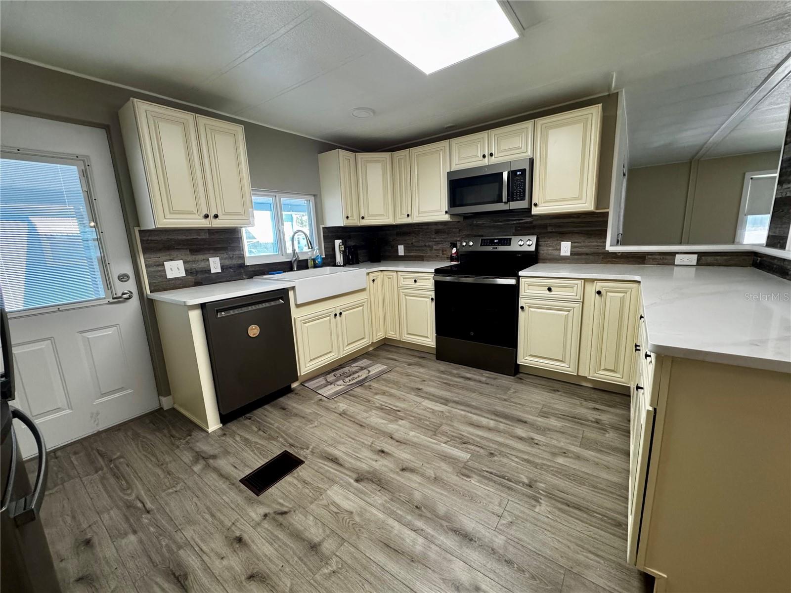 5619 Bayshore Road 120