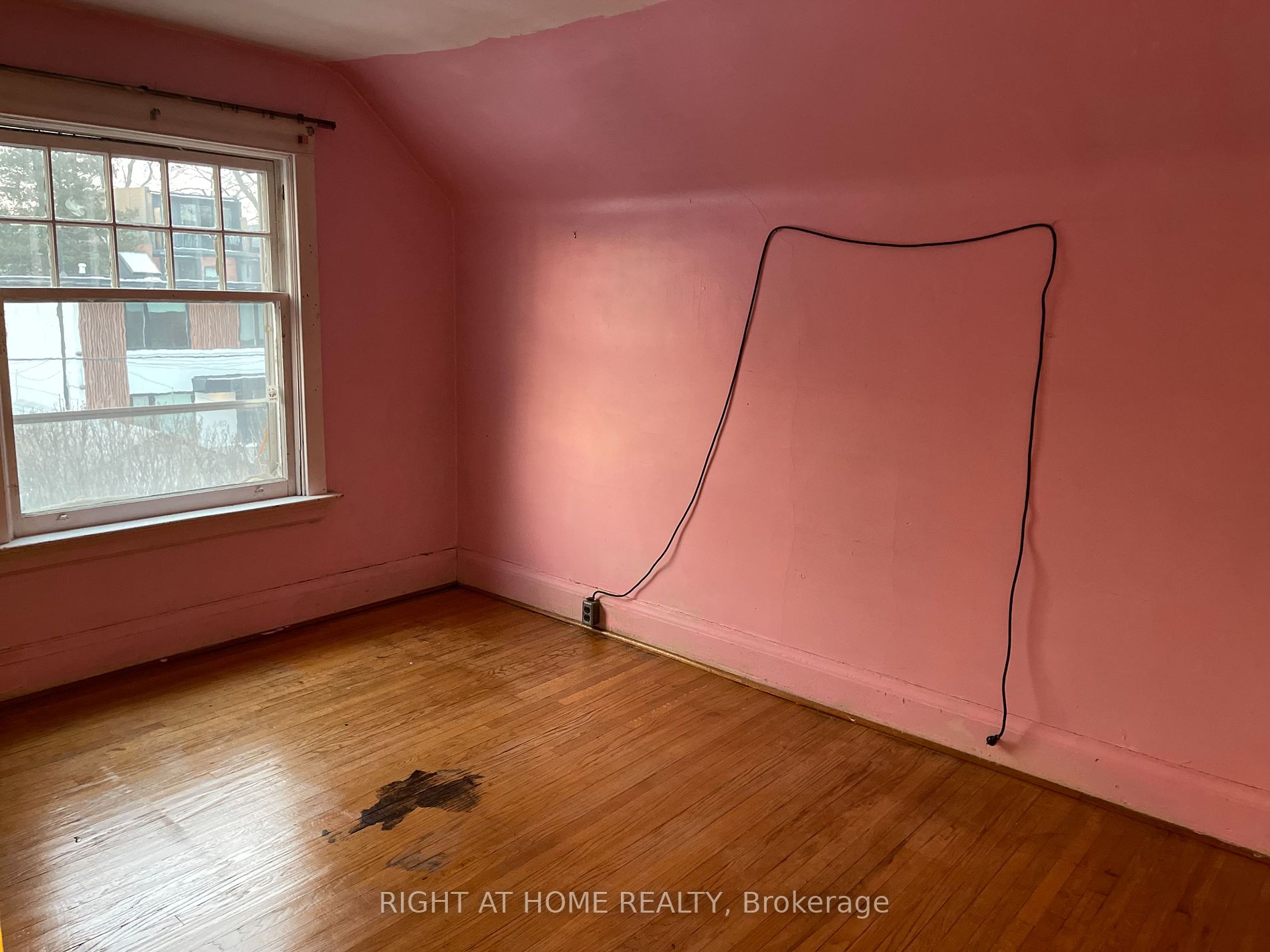 35 Jerome St
