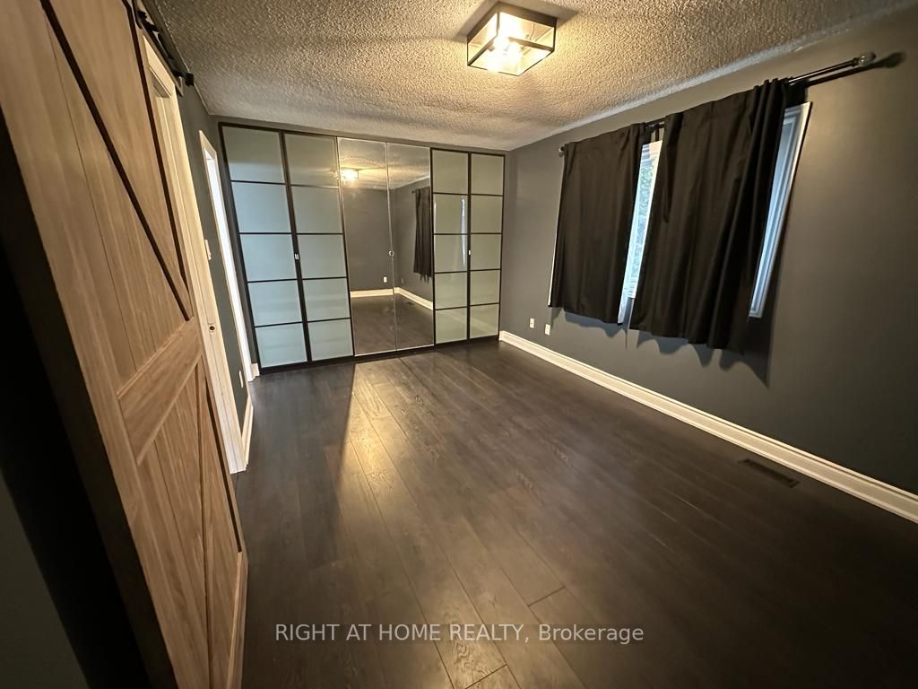 365 Tailfeather Cres 28