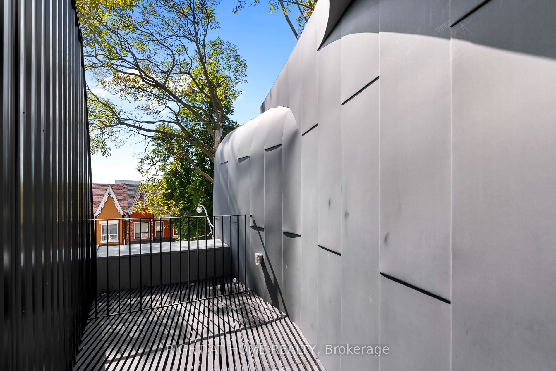 44 Foxley St