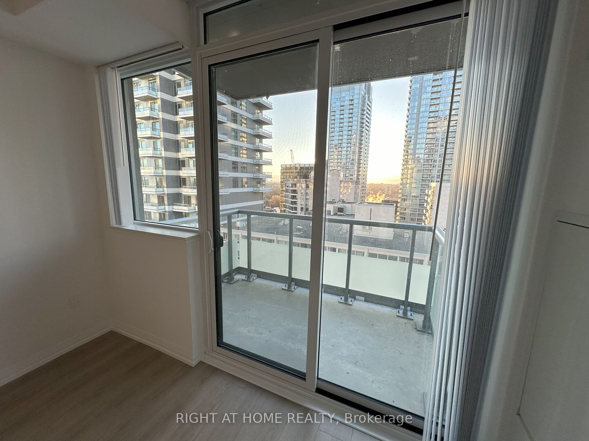 50 Dunfield Ave 1715