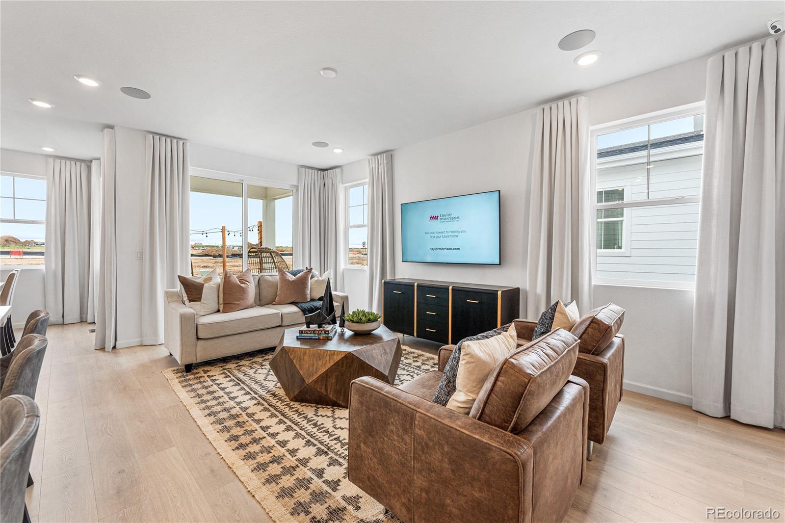 3510 N Duquesne Drive