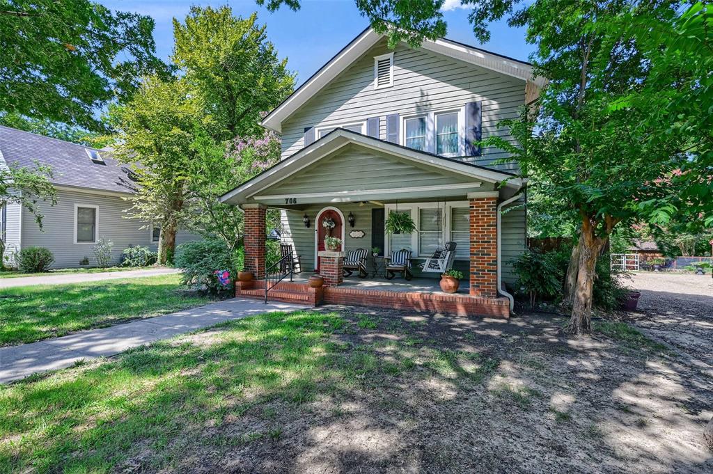 706 N Woods Street
