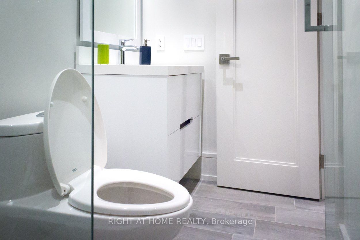 214 Patrica Ave Lower