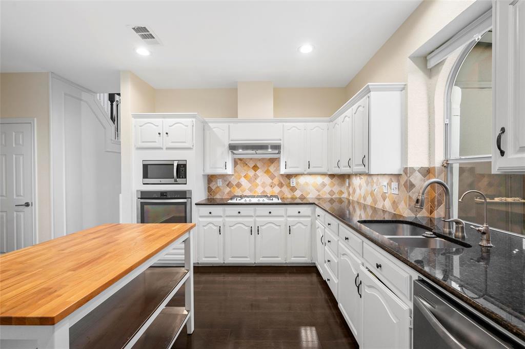 1819 Sandalwood Lane