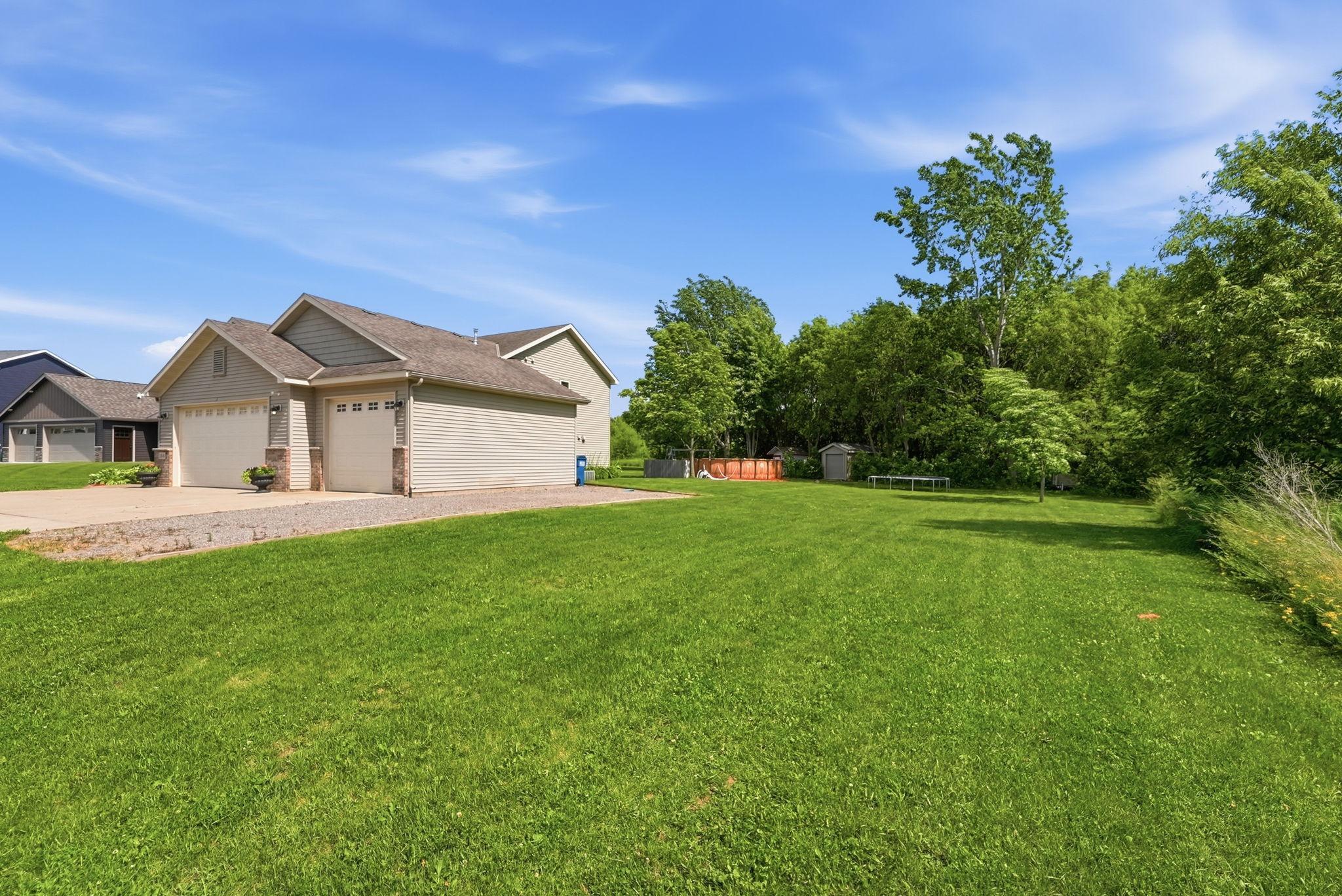 1306 Iris Lane NE