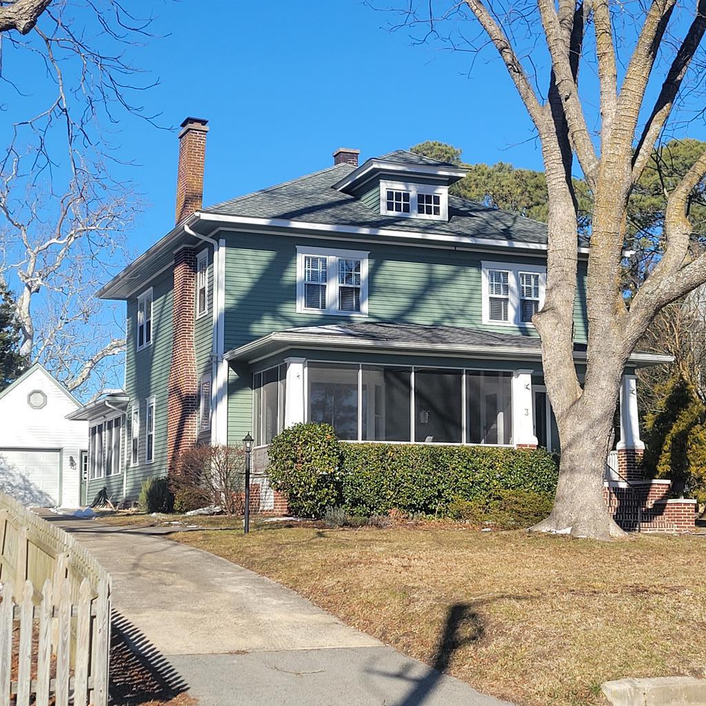 Spectacular 3BR/2.5BA home overlooking the Onancock Harbor.  Features include gorgeous landscaping, and in-ground swimming pool, and inviting indoor-outdoor living spaces.  A rare view property offering both beauty and lifestyle. Original home 1926. Addition in 2005