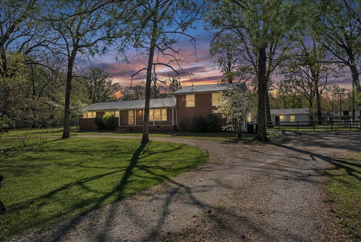 105 Inglewood Dr — sold