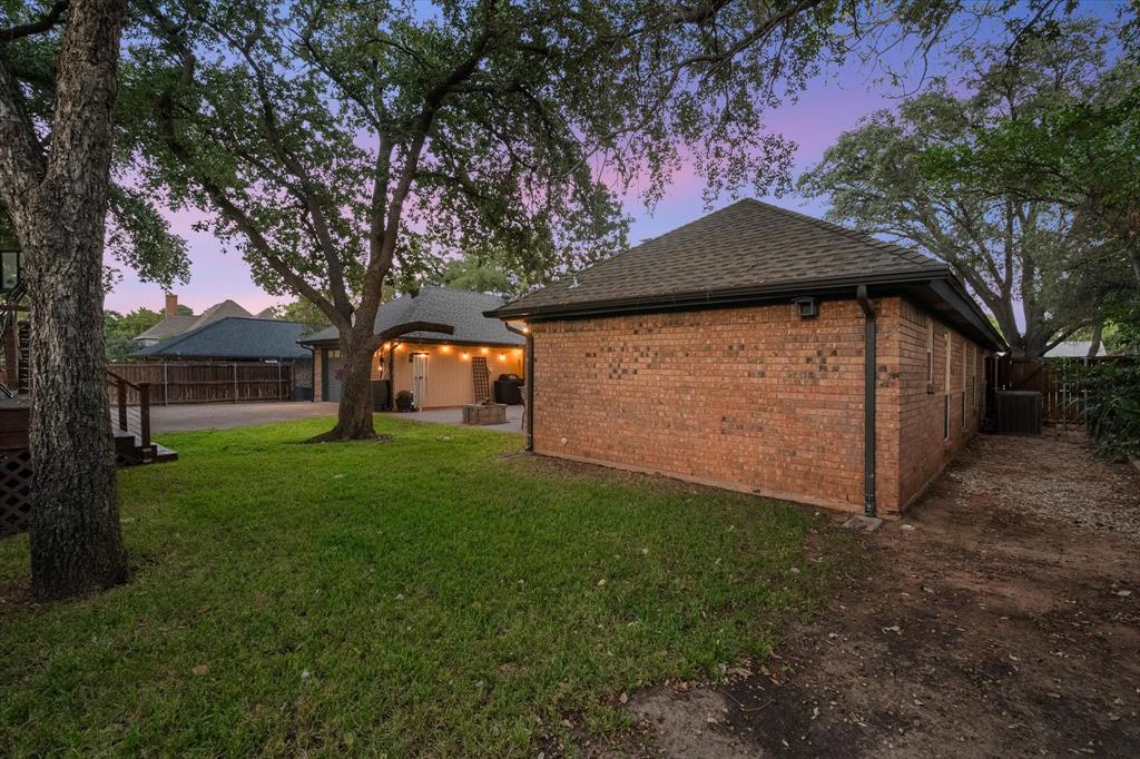 1504 Arrowhead Drive