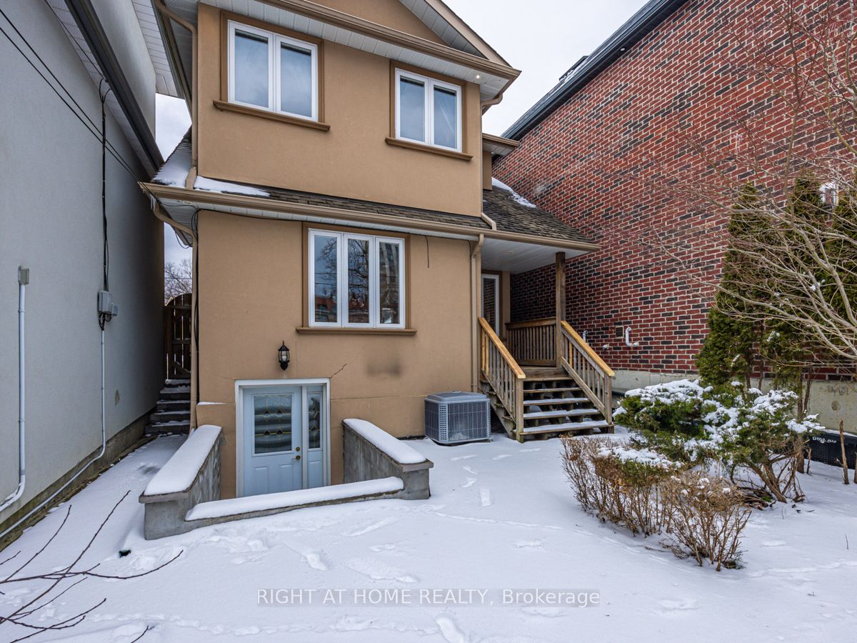 69 Mcintosh St