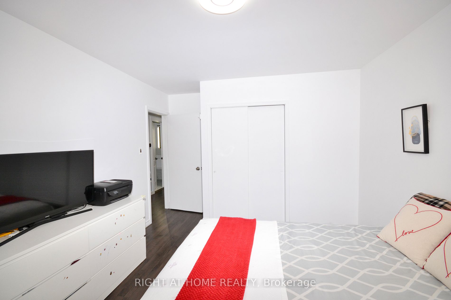 27 Cameo Cres
