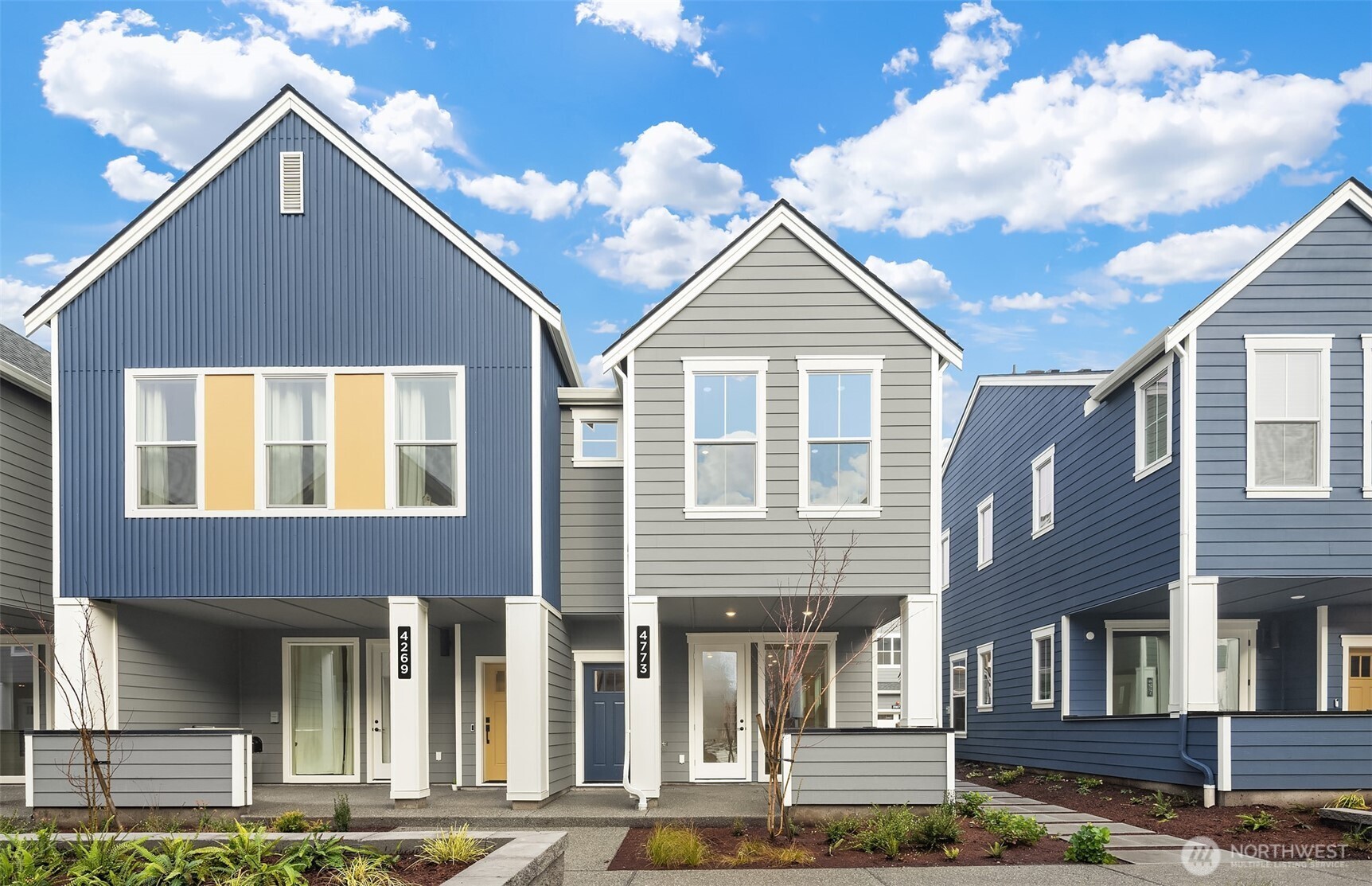 Beautiful corner unit with large covered patio
