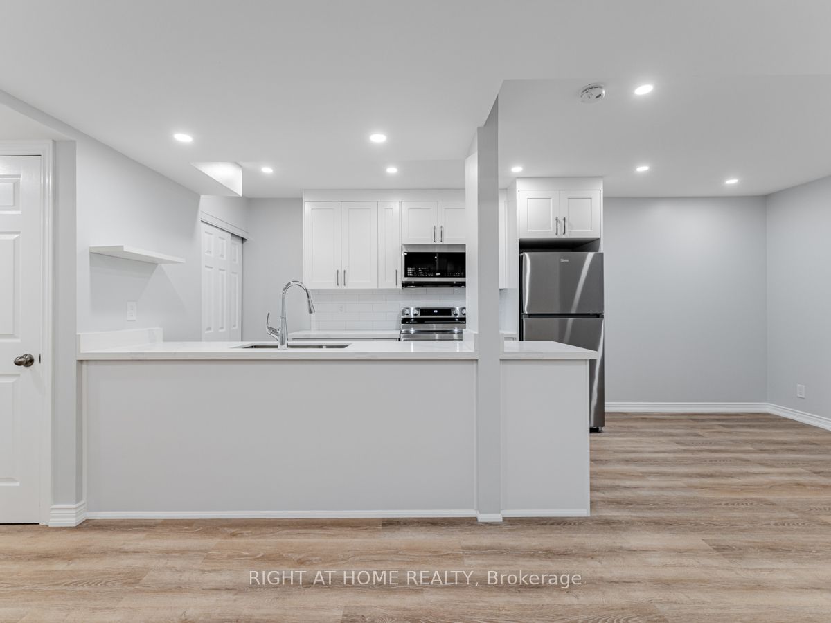 108 W Redpath Ave 26