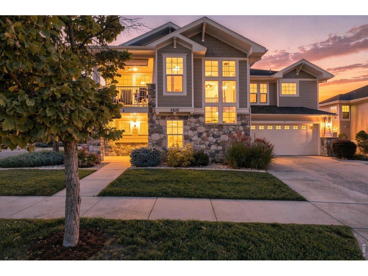 Eagle Cliffs Lock-and-leave living at its finest, with incredible mountain views, stunning sunsets, and thoughtful upgrades throughout! Opportunities to own in this desirable community are rare. Don't miss your chance to call this exceptional property home!Looking for tons of natural light and mountain views? Don't miss this one! Renovated kitchen (2021) features abundant cabinetry, convenient pull-out drawers, and premium Bosch refrigerator and dishwasher. The versatile dining room offers endless possibilities along with a private second-floor balcony, where peaceful surroundings, spectacular mountain views, and colorful Colorado sunsets take center stage. The spacious living room features a custom built-in entertainment cabinet and 3-sided fireplace. The stunning primary suite, features a beautifully remodeled bathroom (2025), and amazing sunsets from your bed or your 2 person soaking tub! Additional upgrades include new carpet throughout (June 2026), new HVAC and water heater (2025), heated entryway floors, and triple-coated UV glass in the stairwell. Every detail reflects thoughtful care and attention. Beyond the home, discover a welcoming, established community where neighbors genuinely look out for one another. Central location affords easy access to scenic trails, golf, shopping, dining, and more! BONUS: The $1,697 annual main HOA dues are already paid through November 2027!