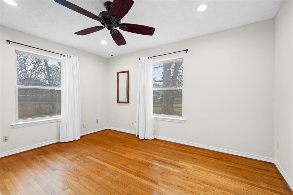 1222 W Lovers Lane