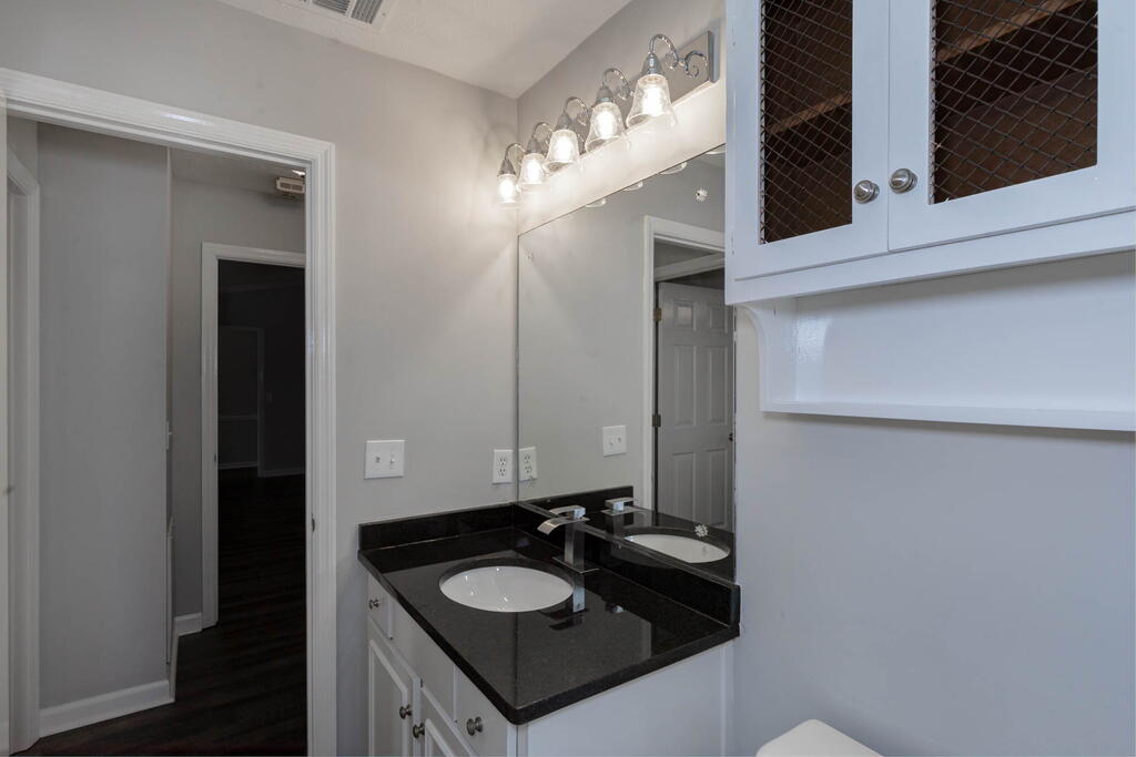 3 North Theri Ct