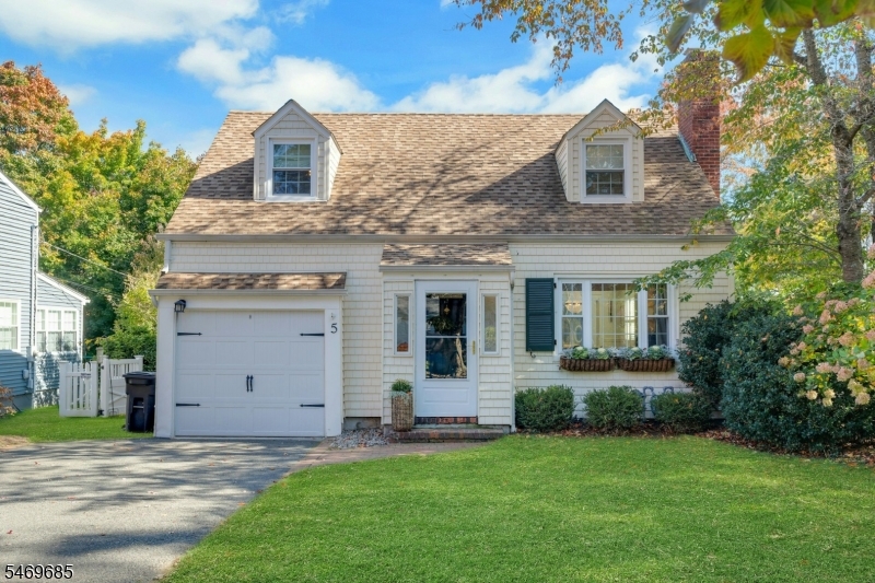 5 Rosemont Ave