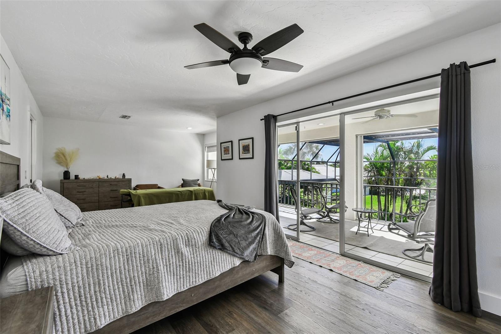 225 Harbor House Drive