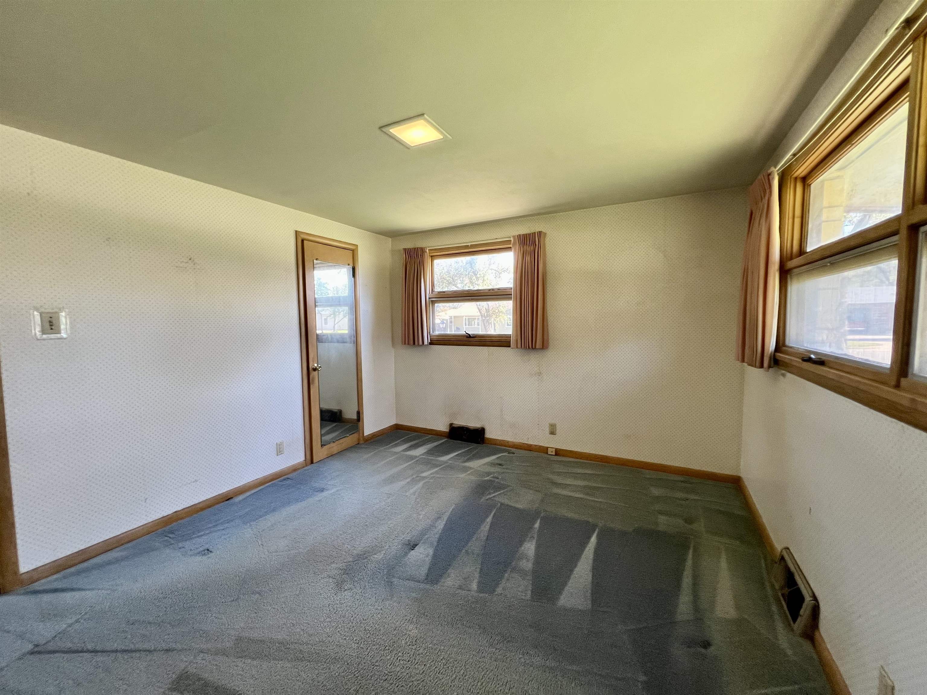 1105 N 7th