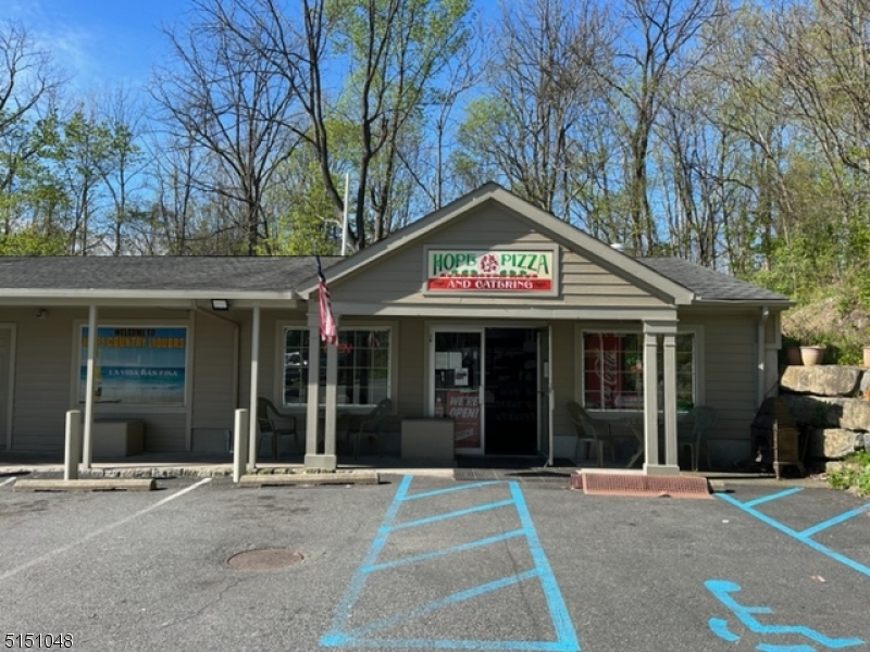 435 Hope-Blairstown Rd (521)