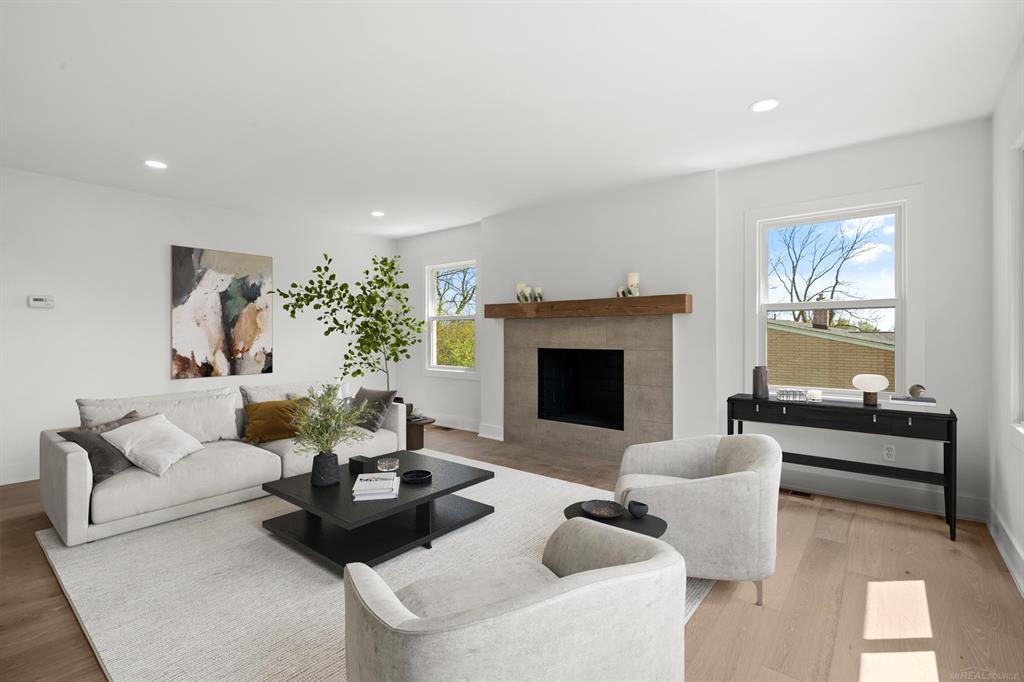 7533 Roberta Lane