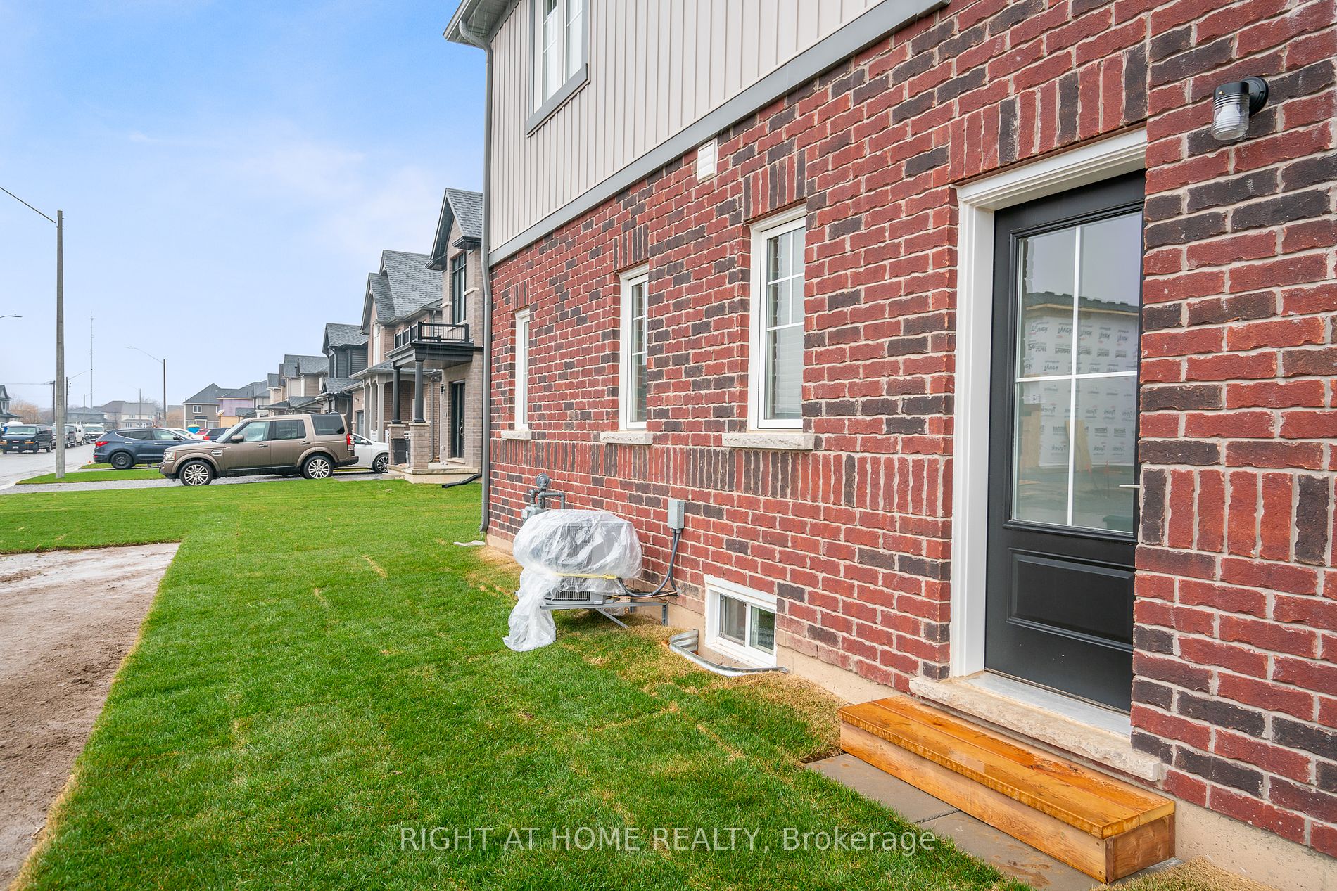 66 Alicia Cres